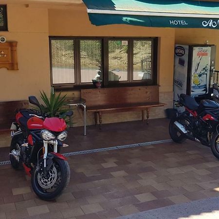Hotel Ana Cangas De Narcea Kültér fotó