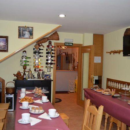 Hotel Ana Cangas De Narcea Kültér fotó