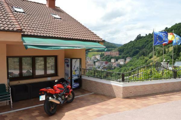 Hotel Ana Cangas De Narcea Kültér fotó