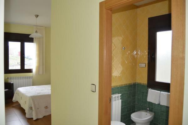 Hotel Ana Cangas De Narcea Kültér fotó